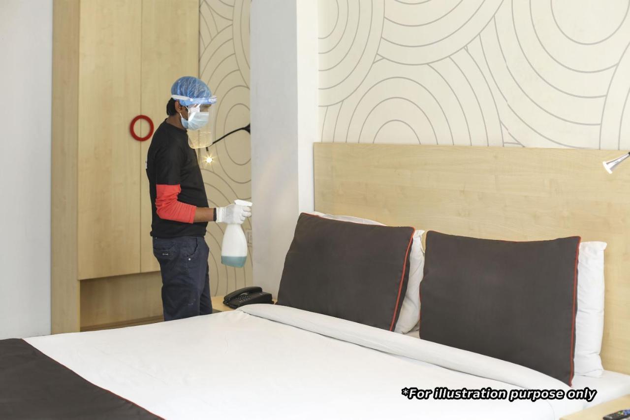 Collection O 83775 Hotel 4King Surat Exteriör bild
